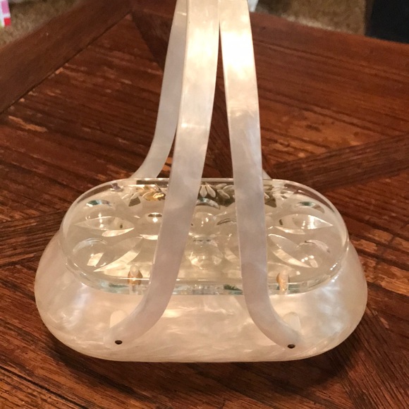 Vintage Handbags - 50’s pearlized white lucite box purse